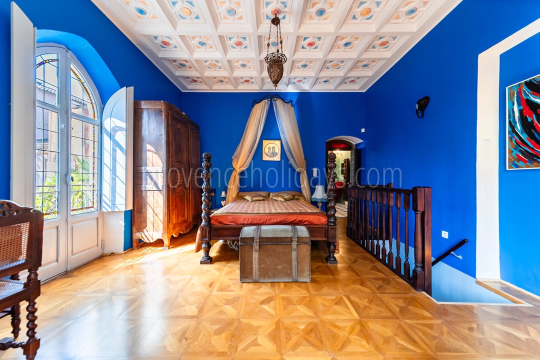17 - Character estate in Cucuron: Villa: Interior