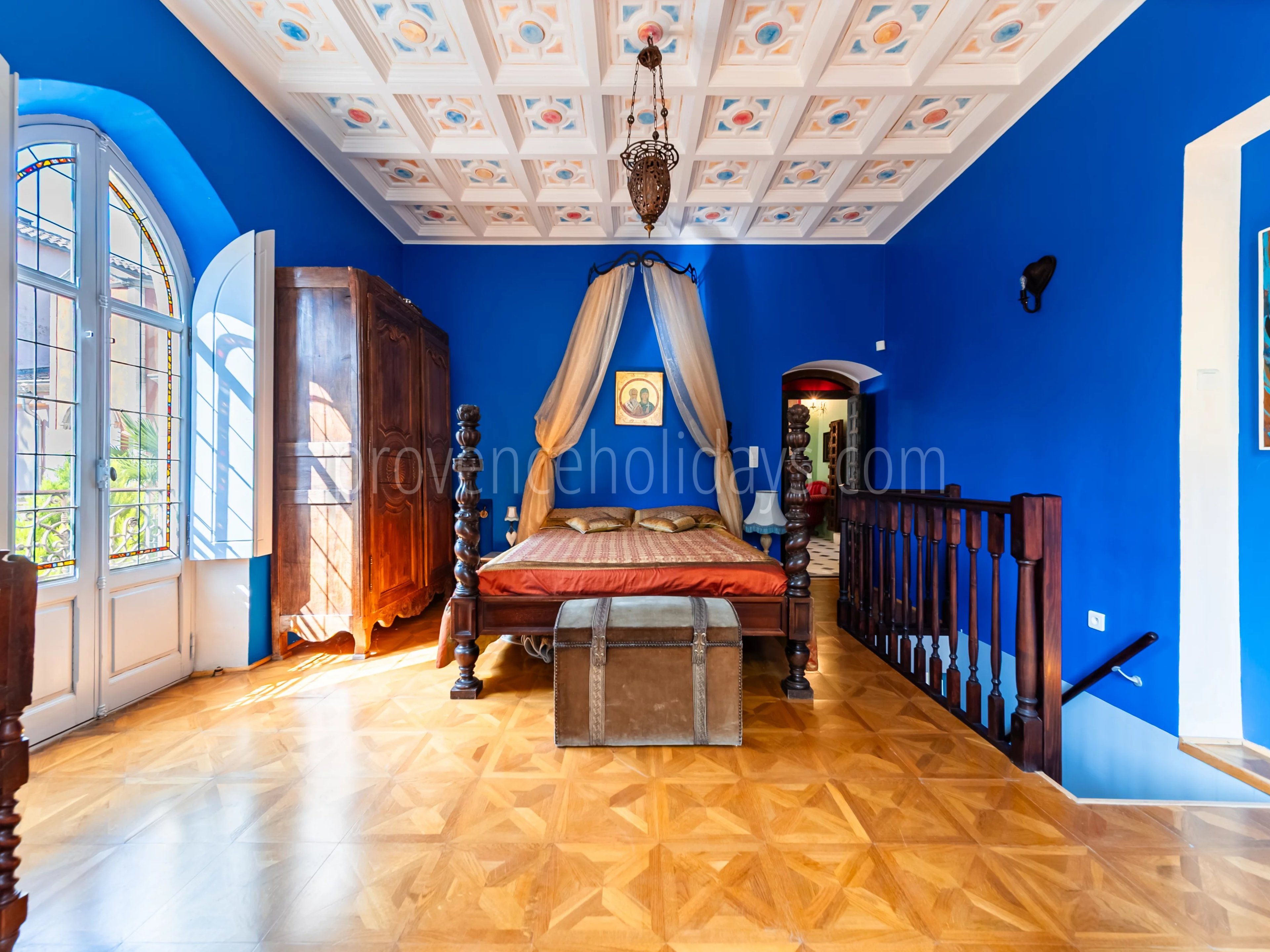 17 - Character estate in Cucuron: Villa: Interior