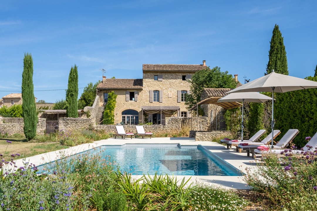 Charming farmhouse in Cabrières-d'Avignon