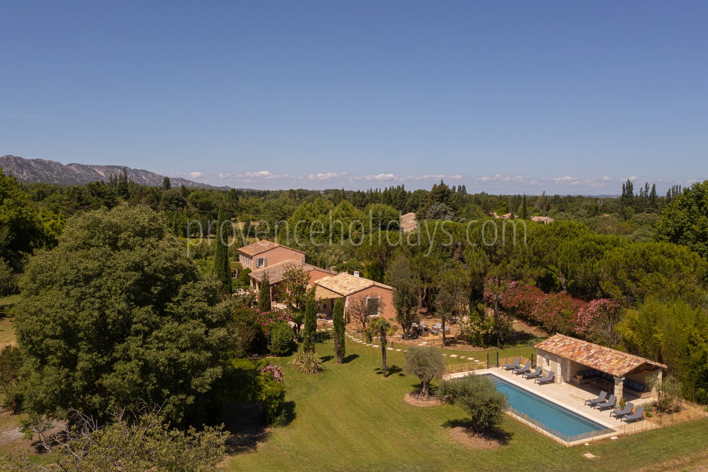 56 - Le Mas des Jardins: Villa: Exterior