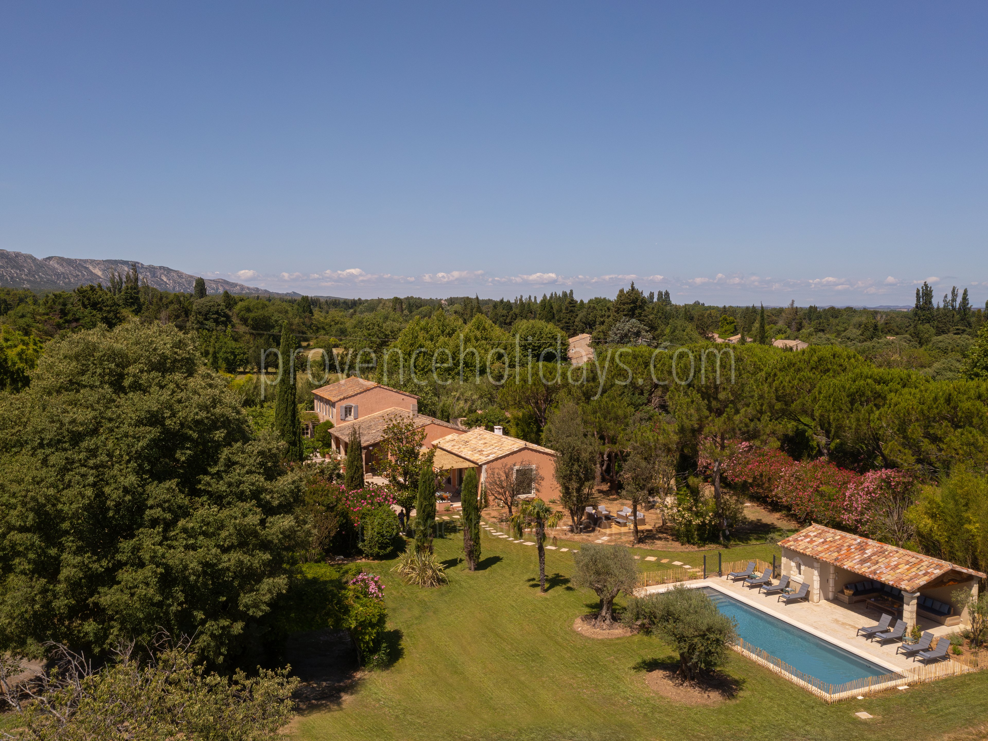 56 - Le Mas des Jardins: Villa: Exterior