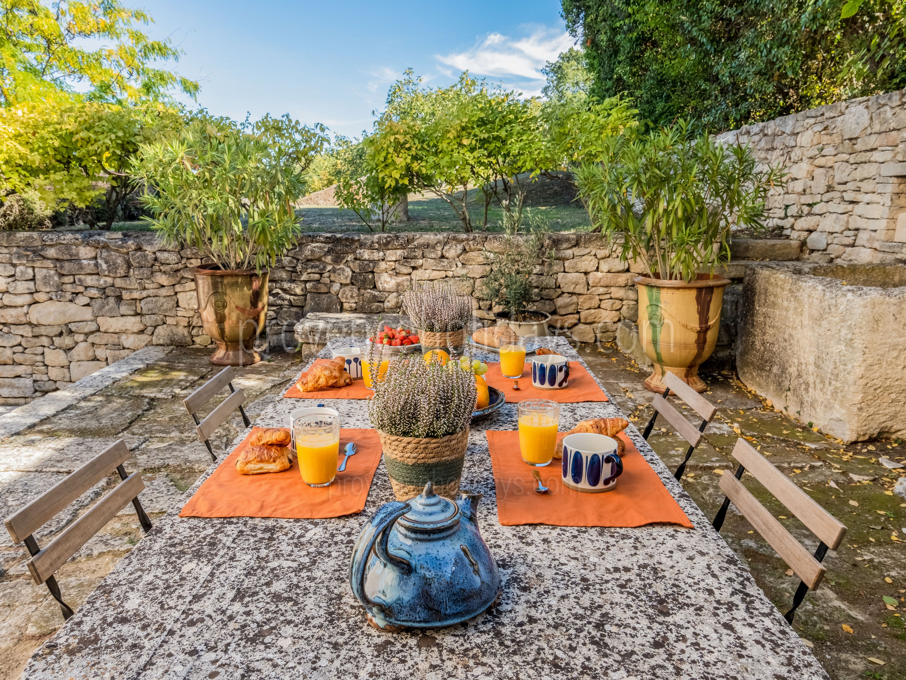 15 - Bastide des Magnans: Villa: Exterior