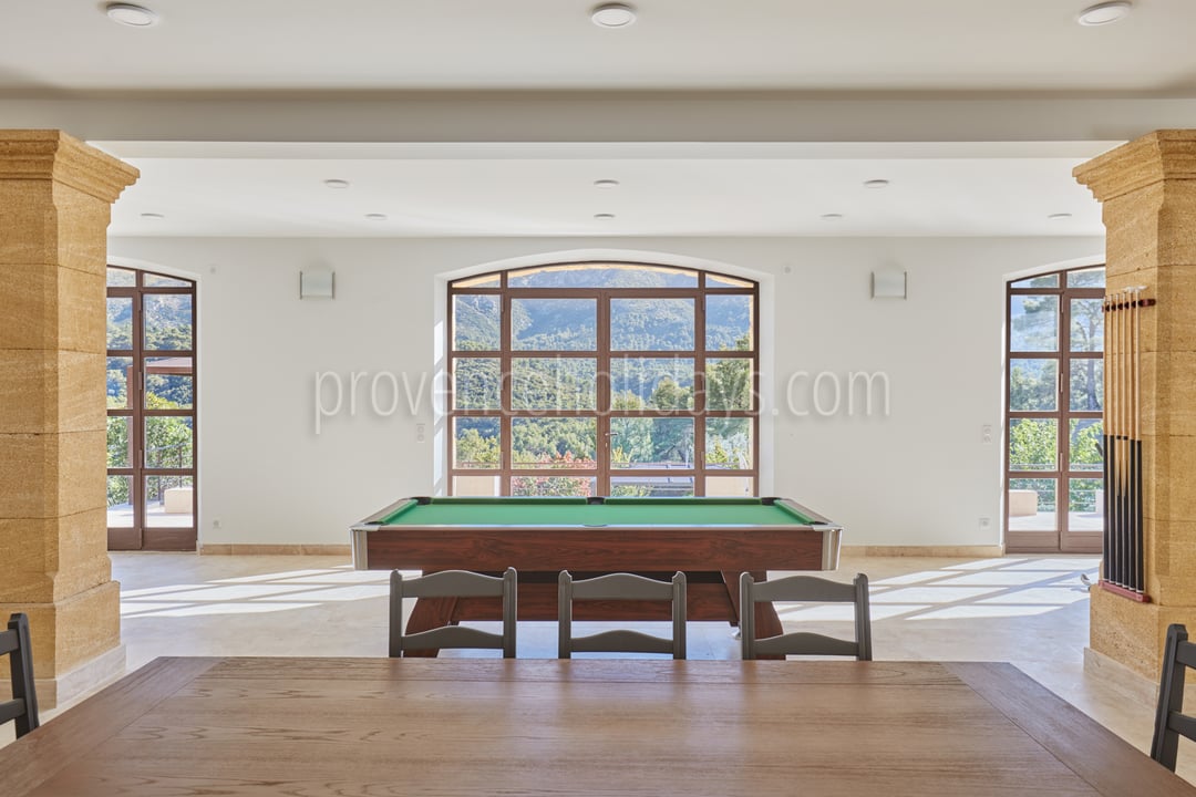41 - À l\'Ombre de Cézanne: Villa: Interior