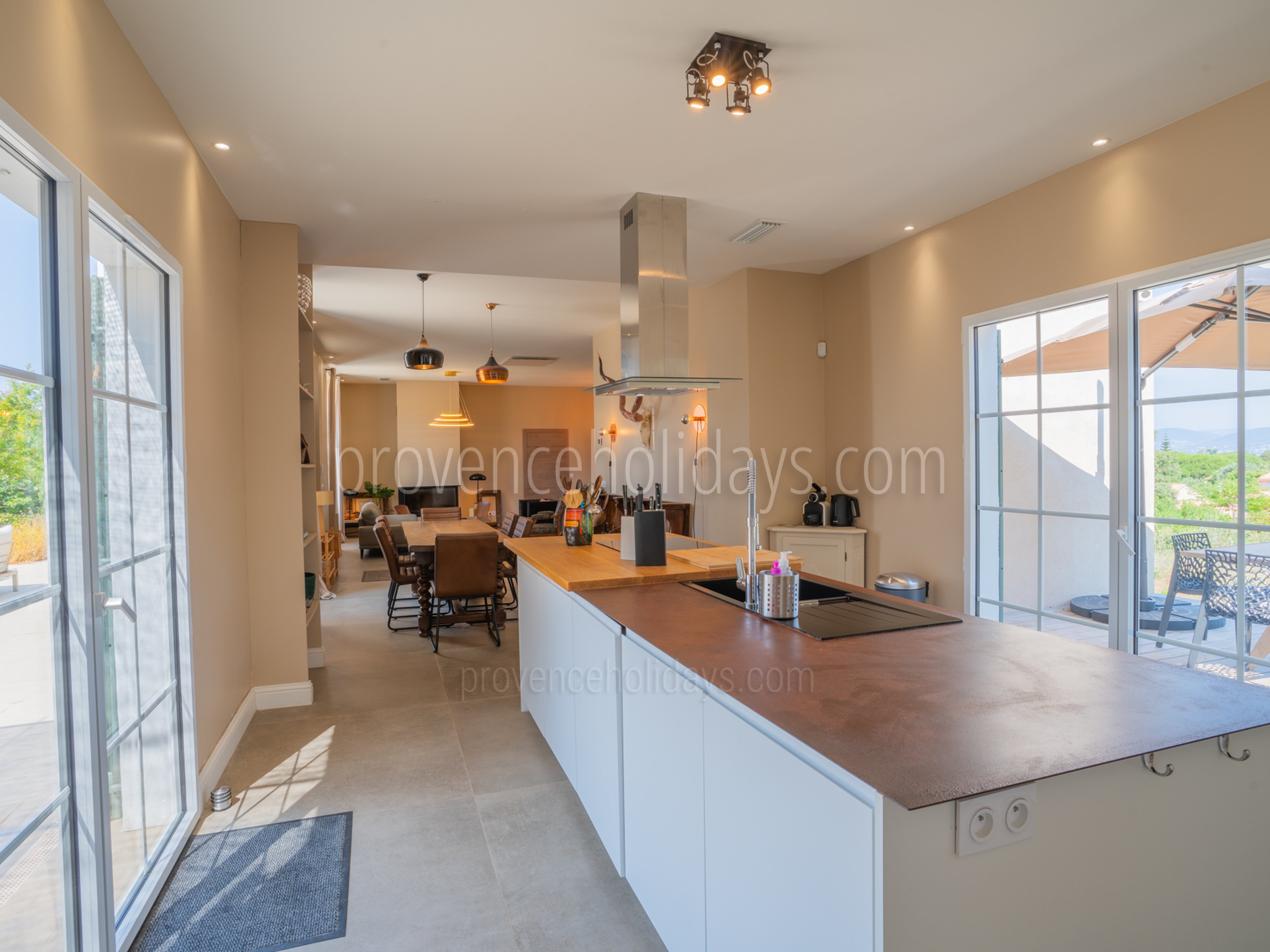 14 - Bastidon: Villa: Interior