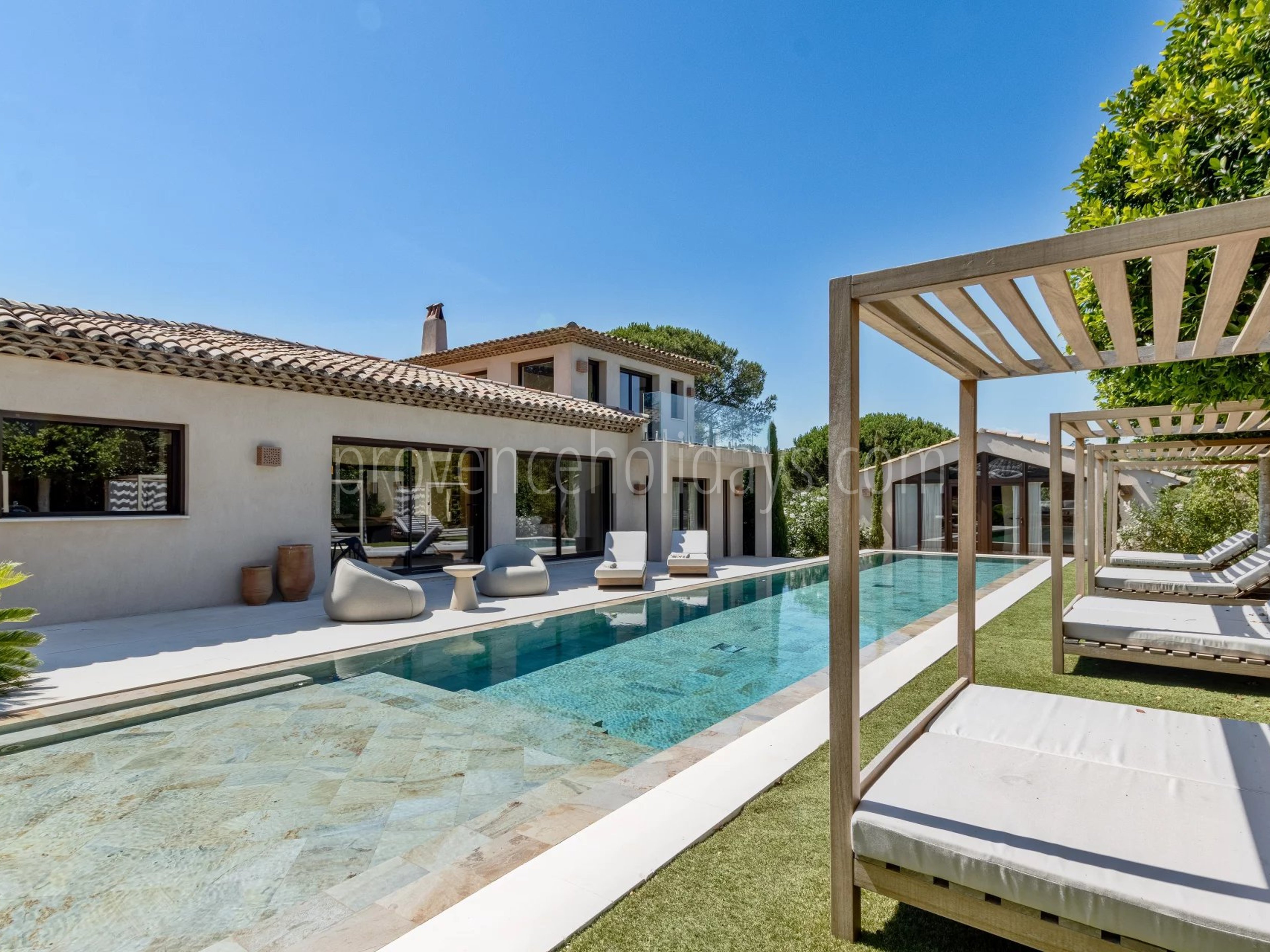 29 - Ebenerdige Villa in Ramatuelle: Villa: Exterior
