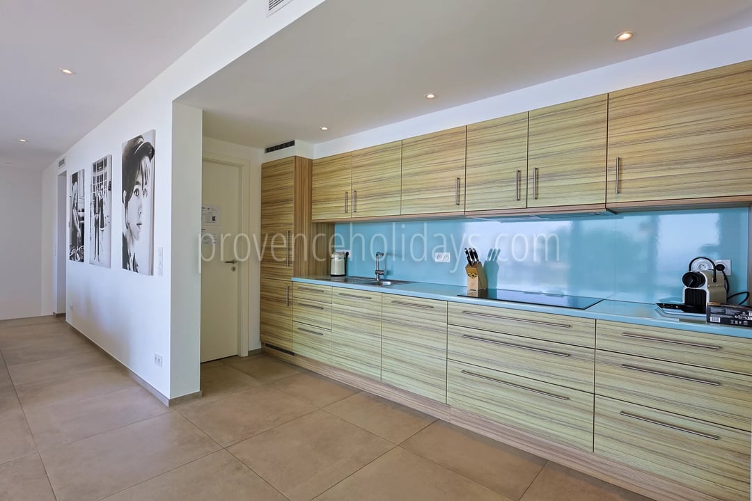 18 - Villa met zwembad in Rayol-Canadel-sur-Mer: Villa: Interior