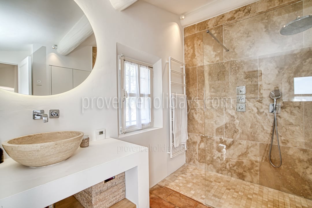 25 - Maison Jaspe: Villa: Bathroom