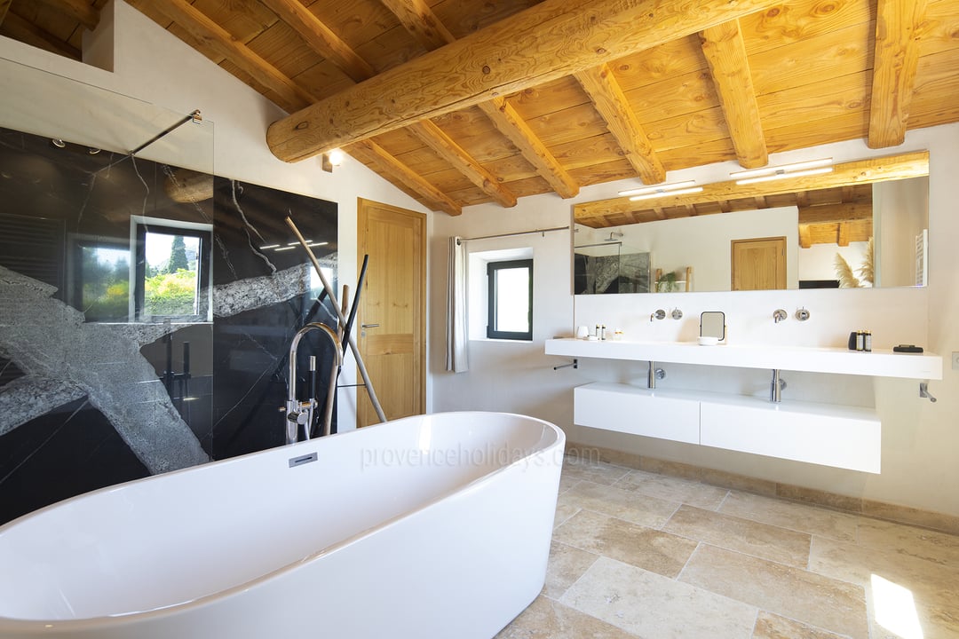 27 - Mas des Thyms: Villa: Bathroom