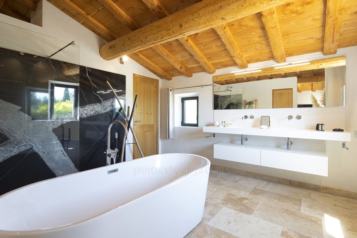 27 - Mas des Thyms: Villa: Bathroom