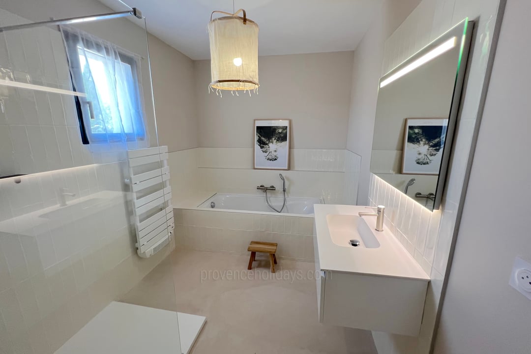 23 - Maison Pegomas: Villa: Bathroom