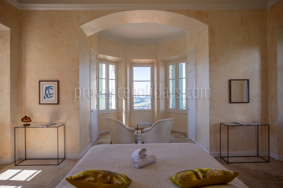 2 - Château des Lumières: Villa: Bedroom