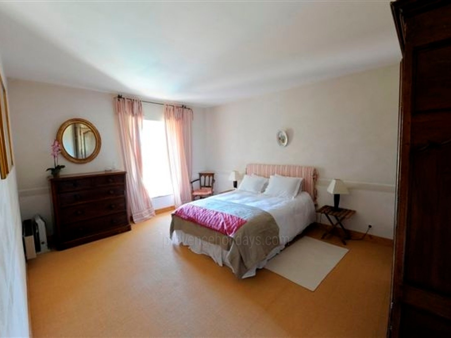 50 - Mas Lambesc: Villa: Bedroom