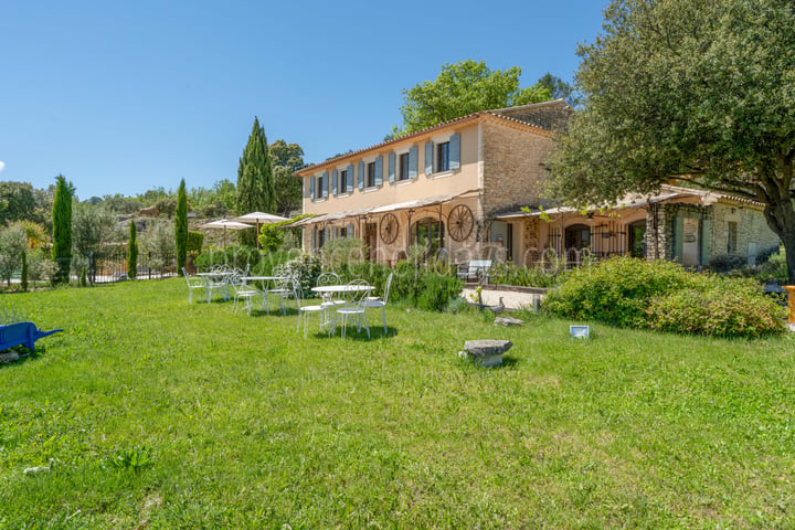 22 - Bastide des Chênes: Villa: Exterior