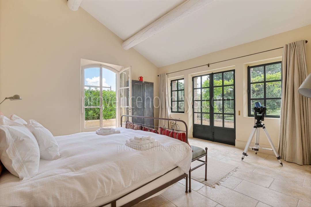 61 - Mas Provence: Villa: Bedroom