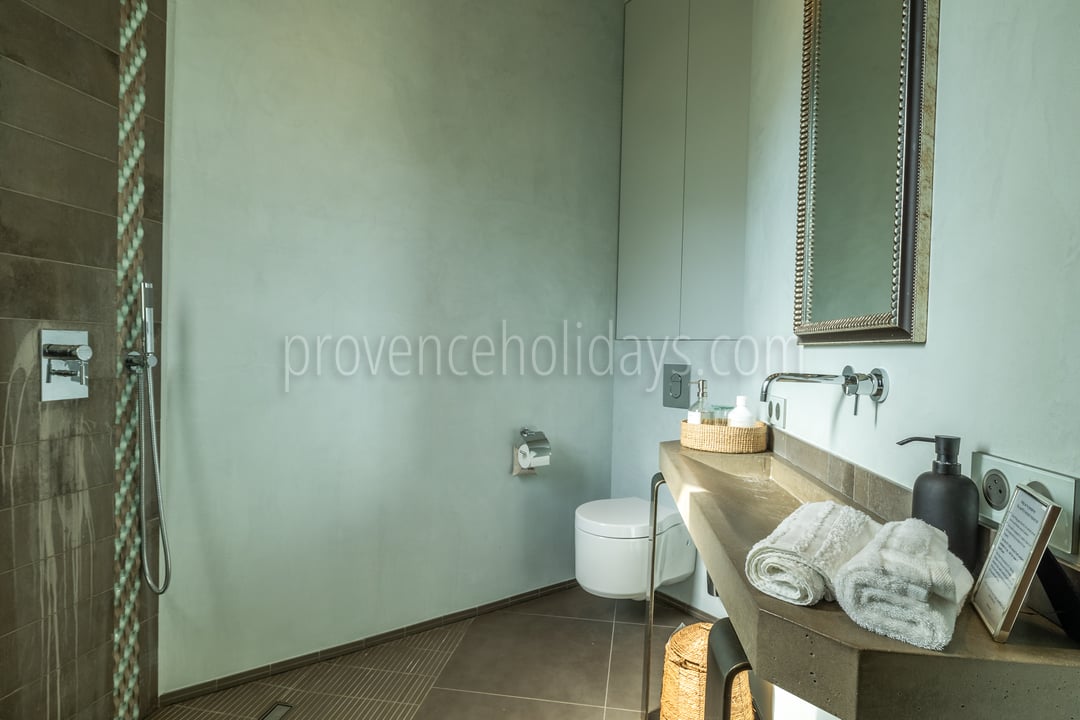 30 - Le Mas du Vallon: Villa: Bathroom