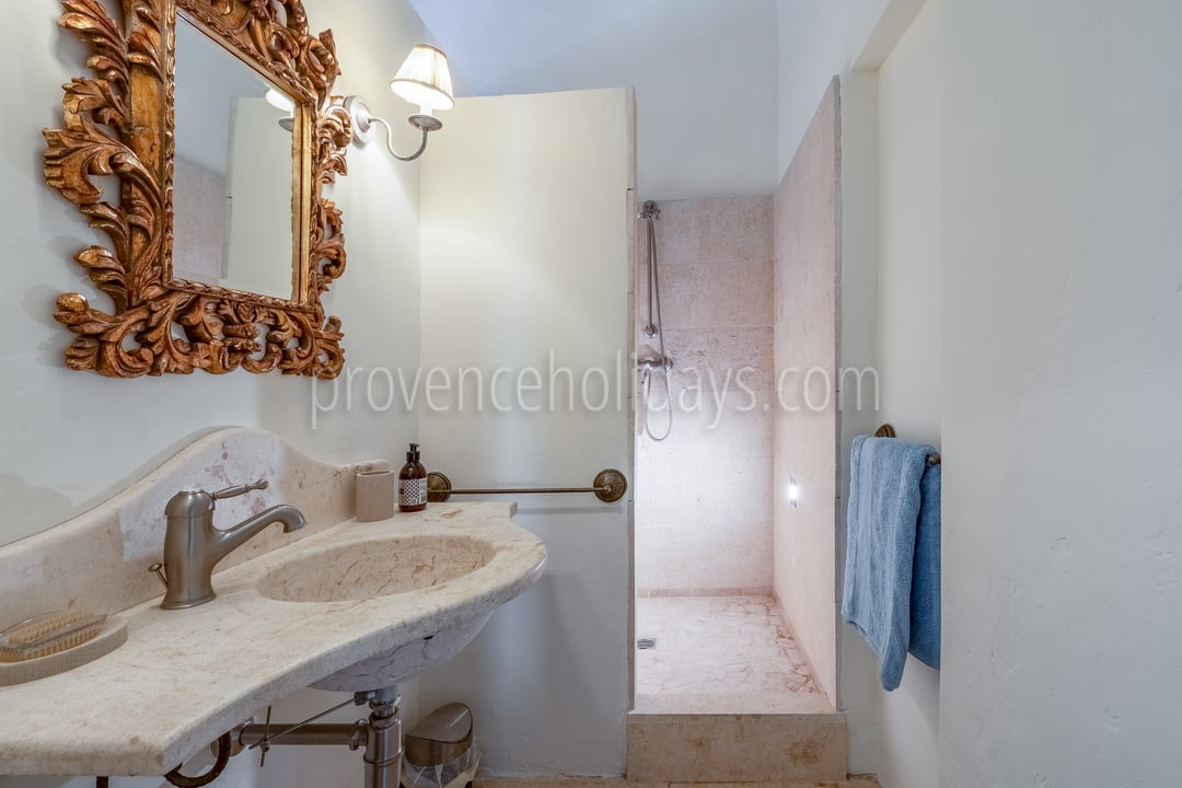 29 - Mas du Fort: Villa: Bathroom