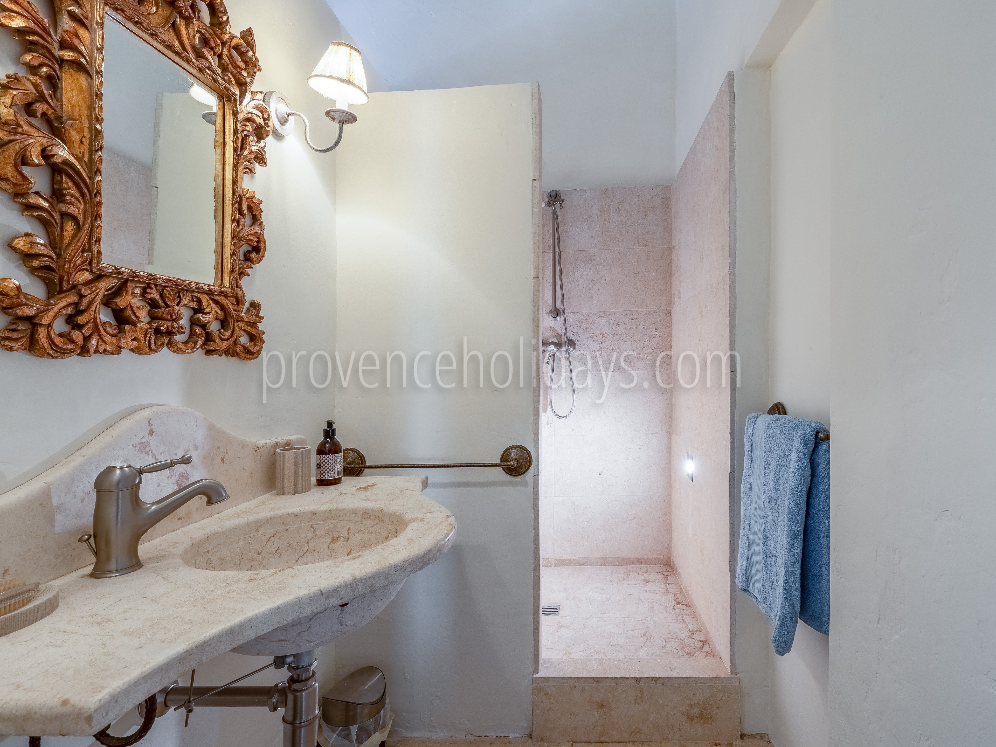 29 - Mas du Fort: Villa: Bathroom