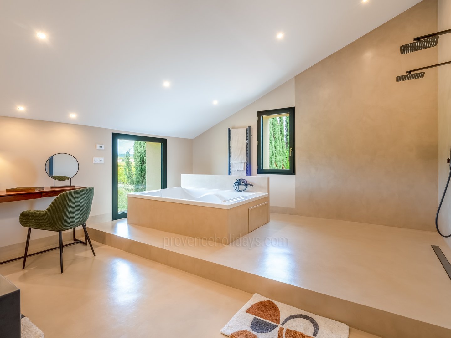 24 - Mas de Seguret: Villa: Interior