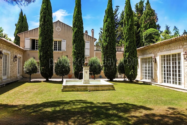 5 - Stone estate in Eygalières: Villa: Exterior