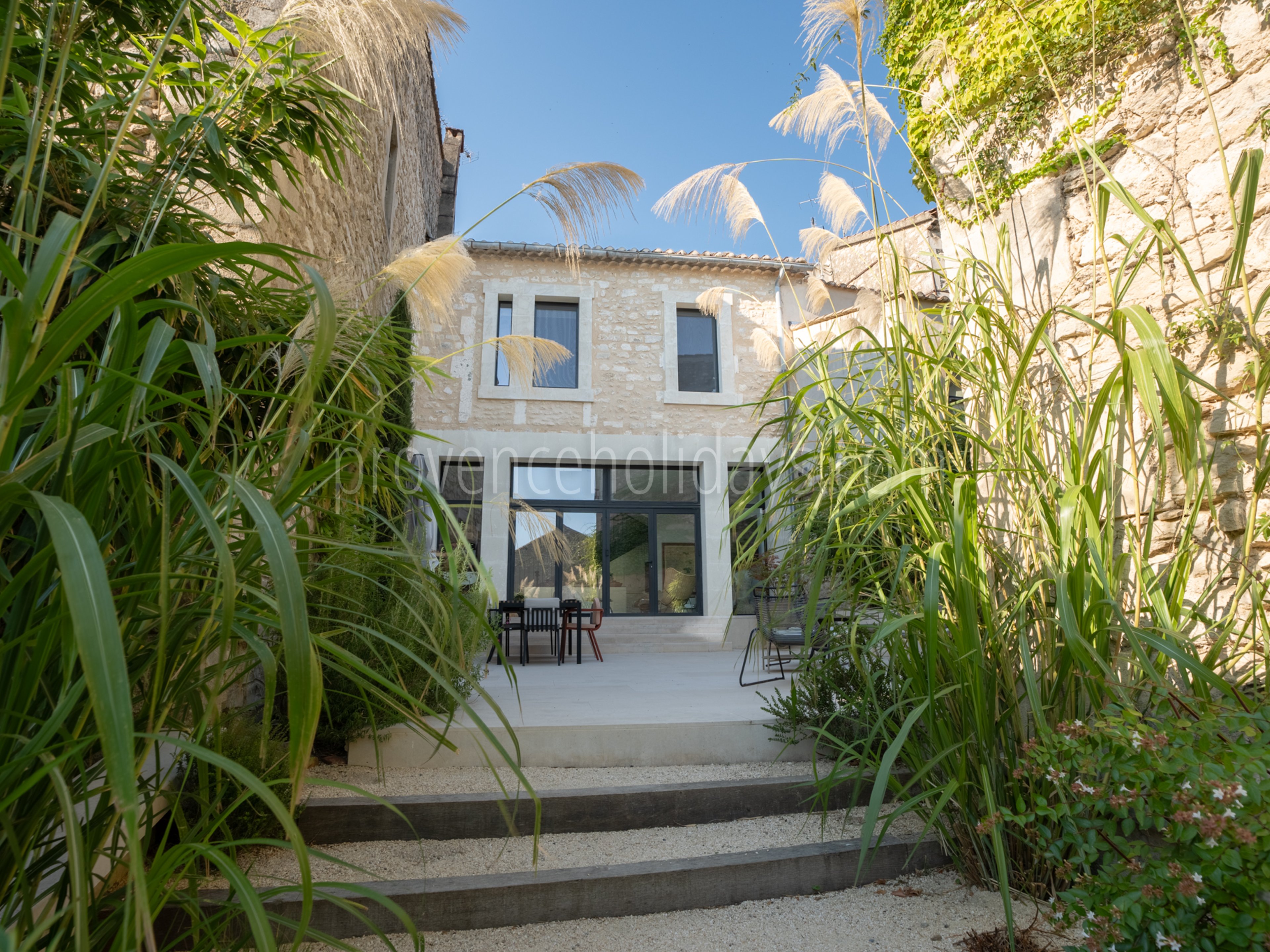 32 - Maison La Source: Villa: Exterior