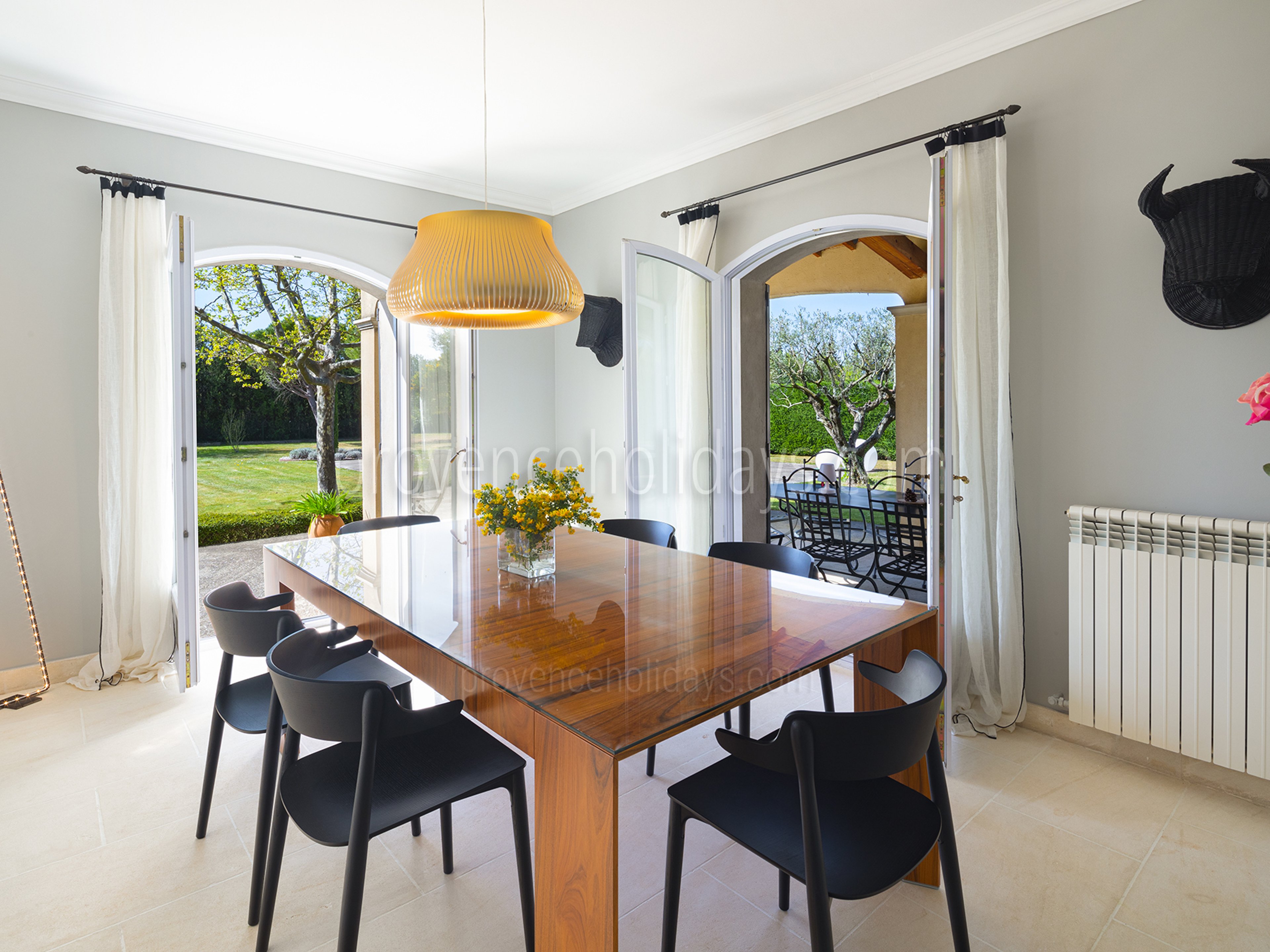 2 - Chez Sarah: Villa: Interior