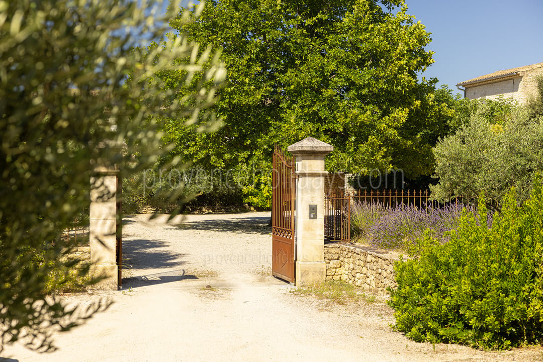 35 - Mas de Saint Véran: Villa: Exterior