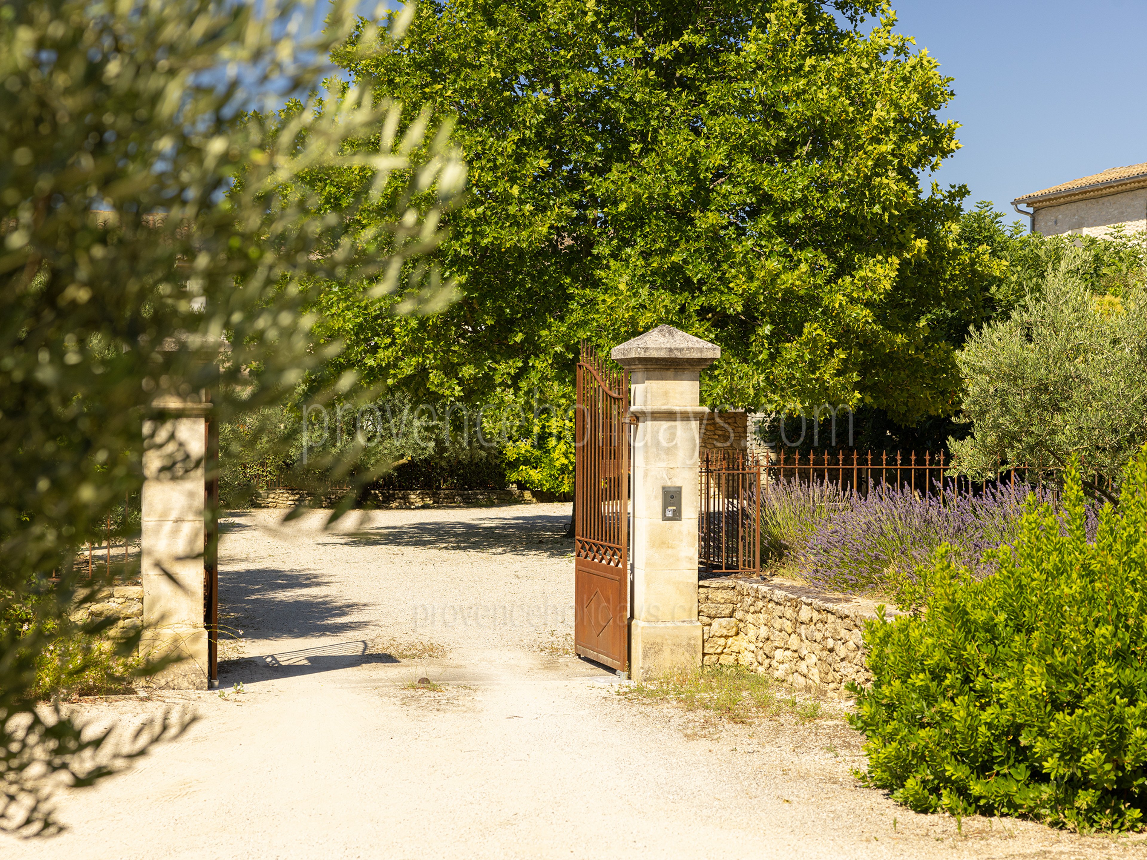 35 - Mas de Saint Véran: Villa: Exterior