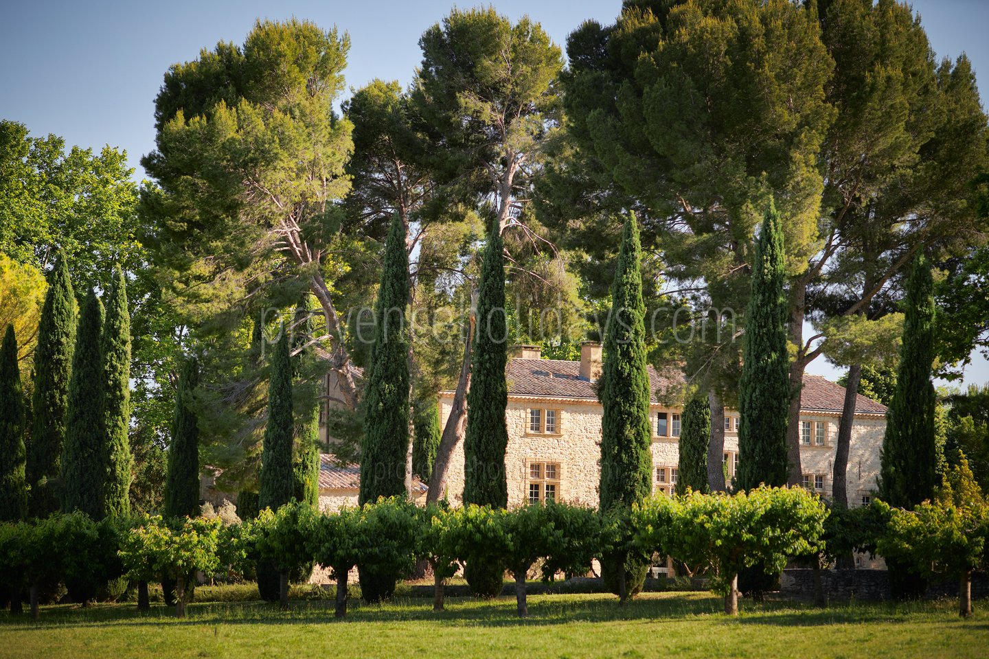 33 - Domaine de Luberon: Villa: Exterior