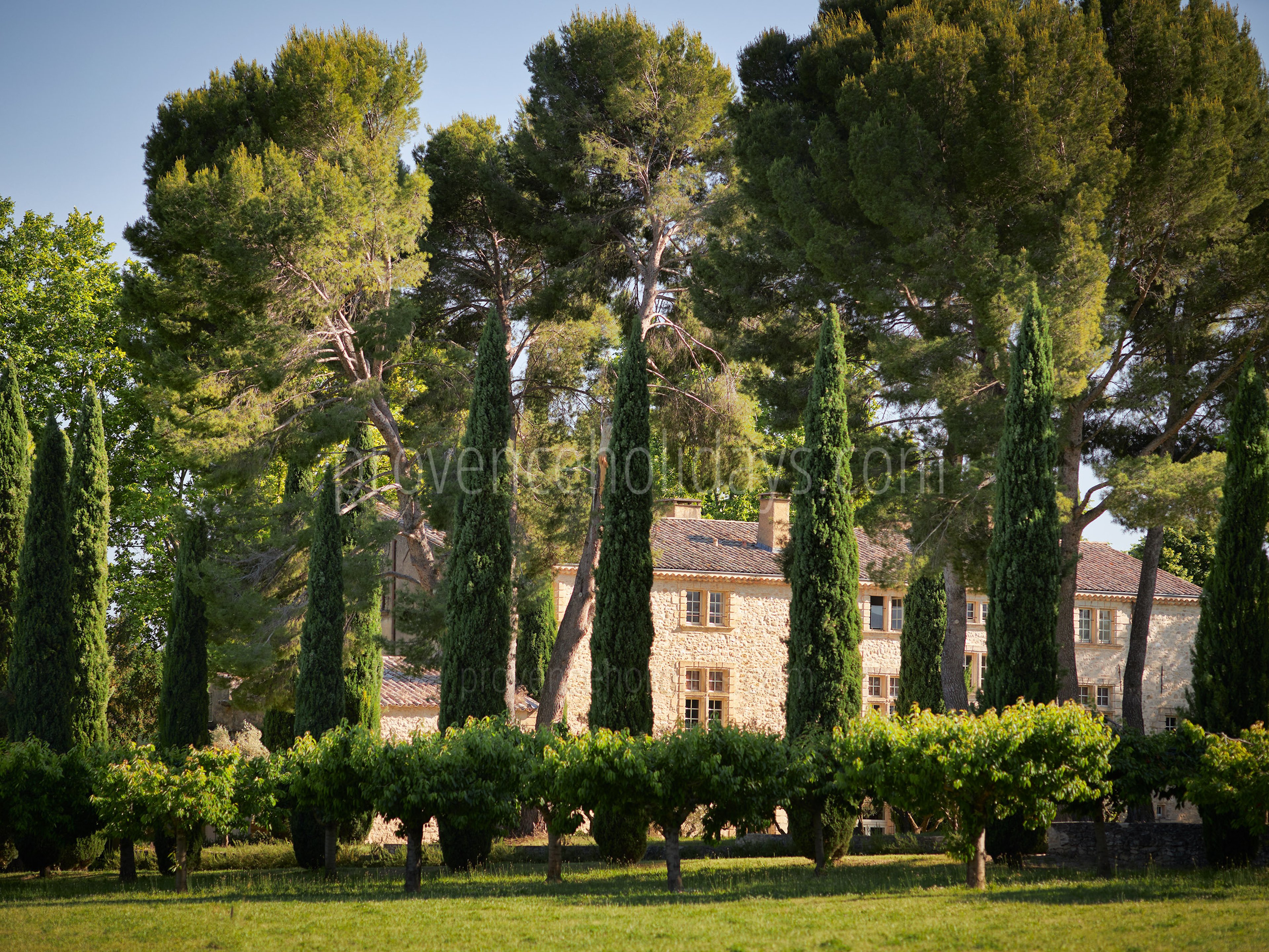 33 - Domaine de Luberon: Villa: Exterior