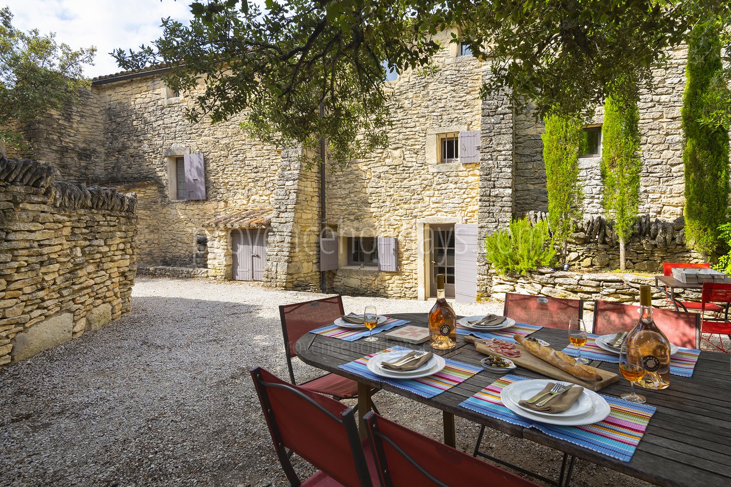9 - La Garrigue: Villa: Exterior