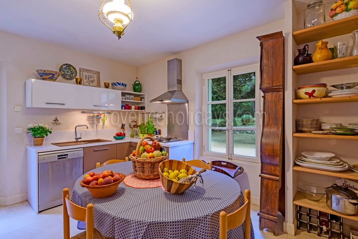 20 - Le Mas des Roses: Villa: Interior