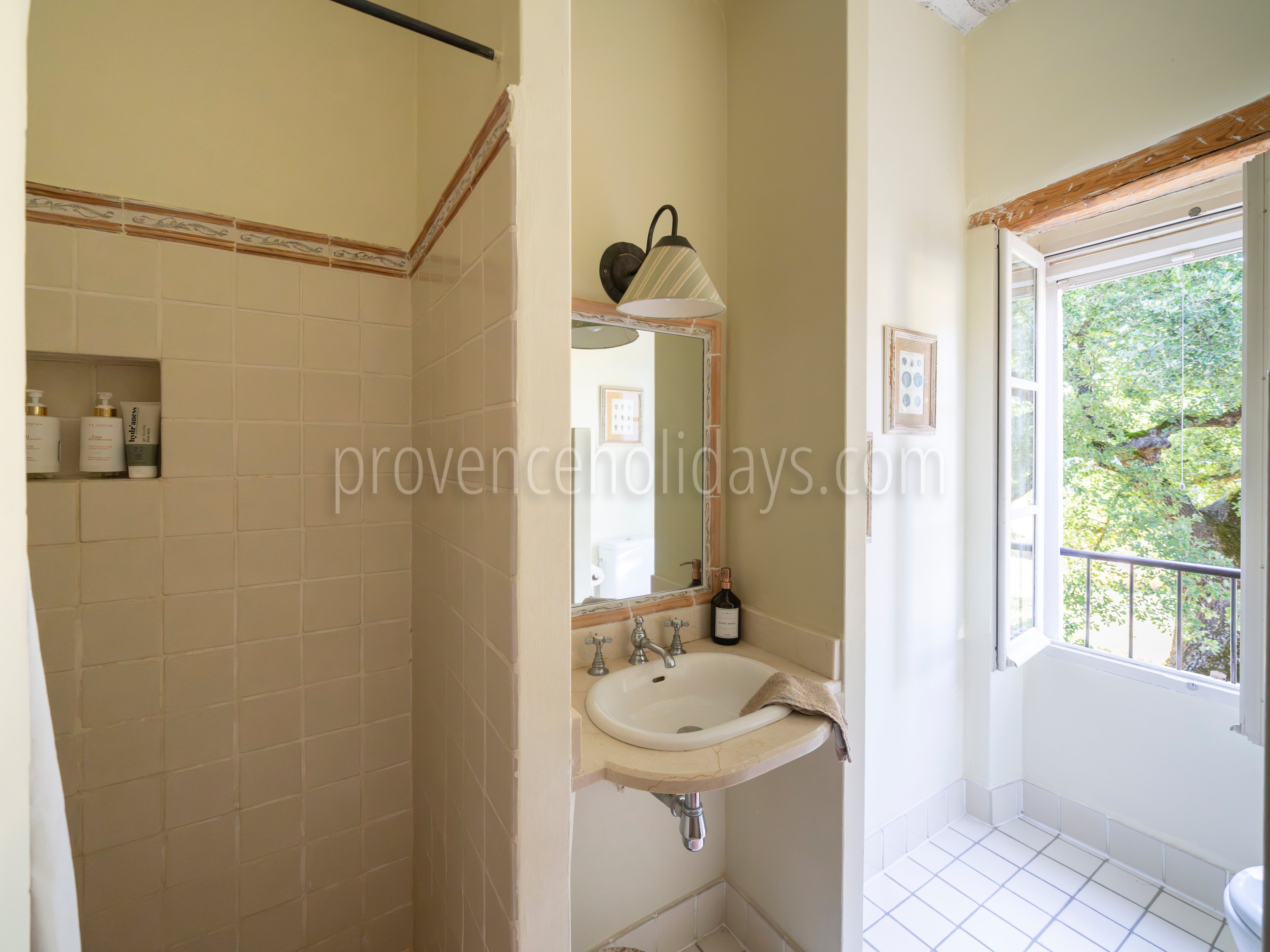 97 - La Bastide Neuve: Villa: Bathroom