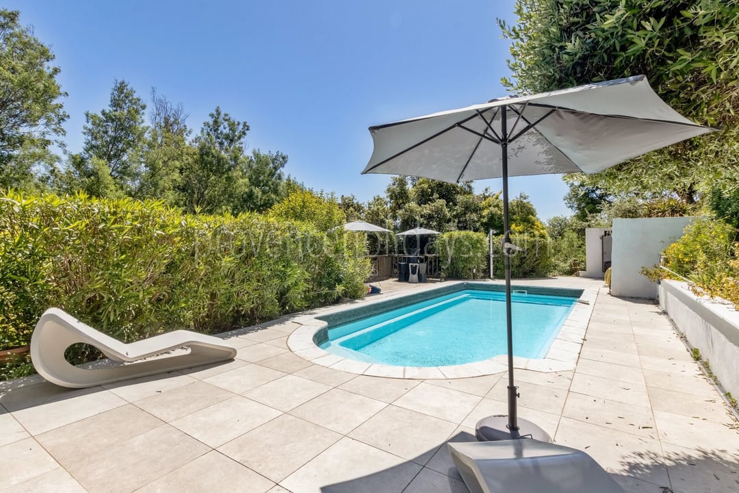 4 - Zeitgenössische Villa in Saint-Raphaël: Villa: Pool