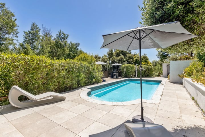4 - Zeitgenössische Villa in Saint-Raphaël: Villa: Pool