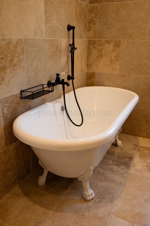 83 - Bastide Gergouven: Villa: Bathroom 4