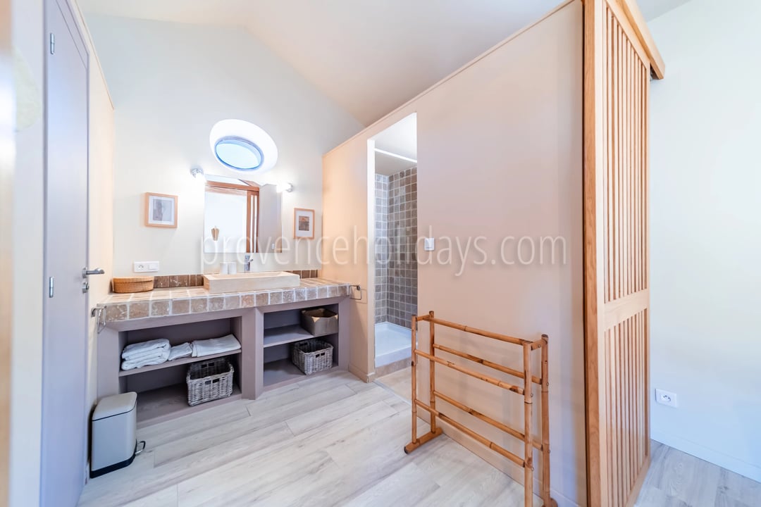 11 - Mas with inner courtyard in Gordes: Villa: Interior