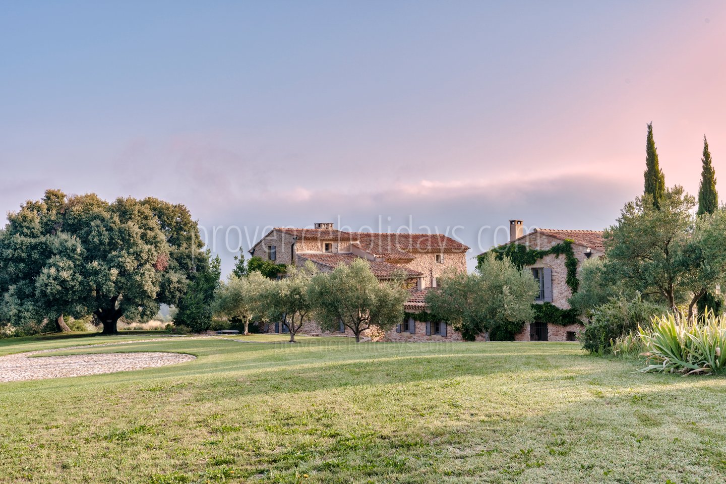 19 - Domaine de la Sainte Victoire: Villa: Exterior