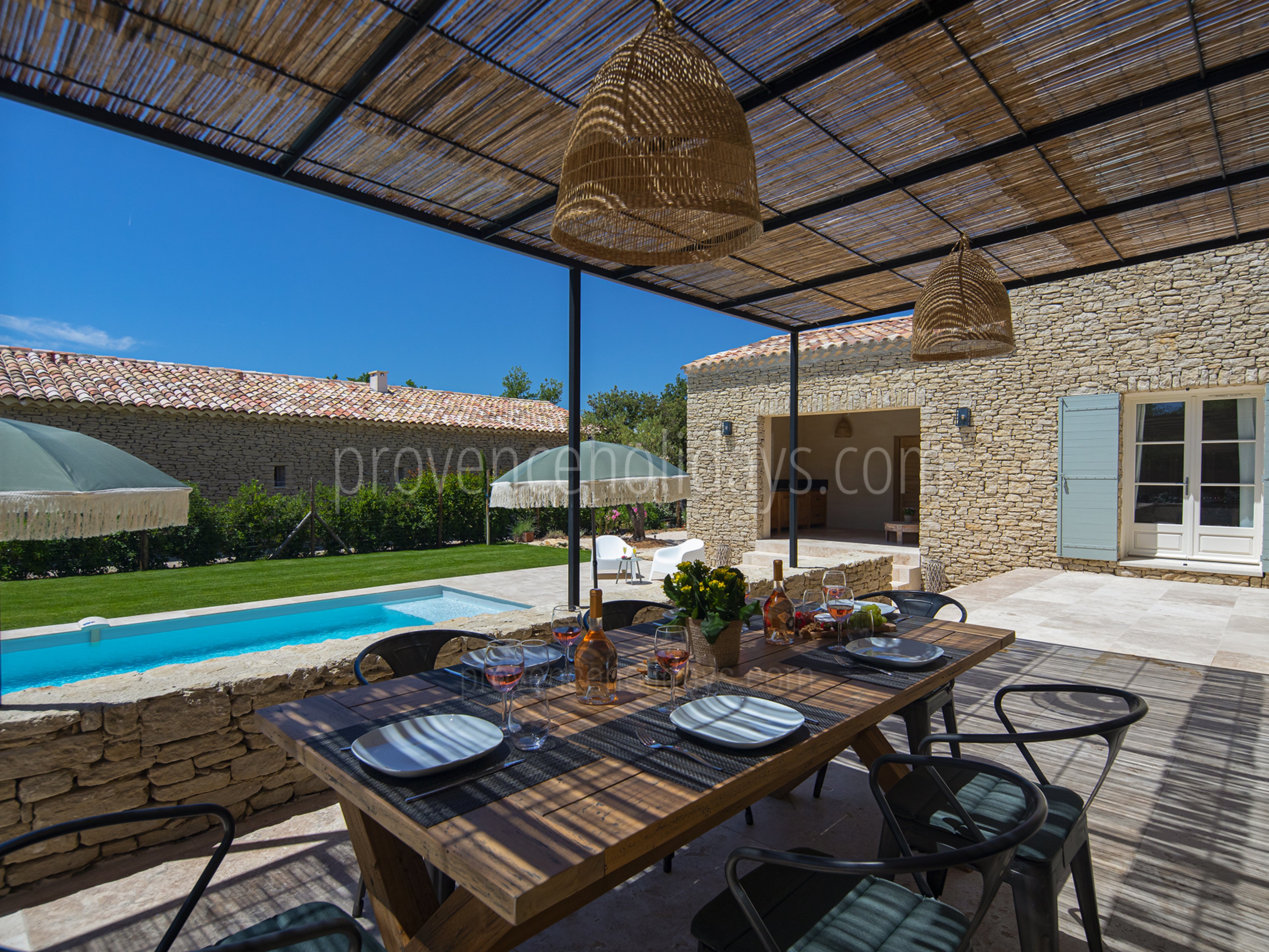 24 - Mas de Fontblanche: Villa: Exterior