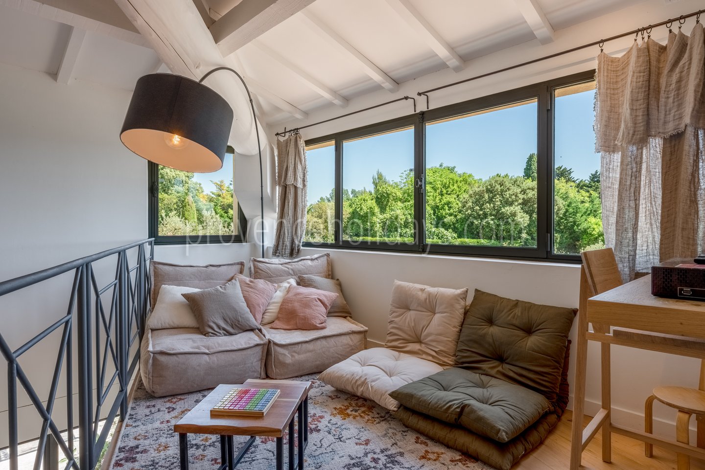 37 - Mas de la Burlande: Villa: Interior