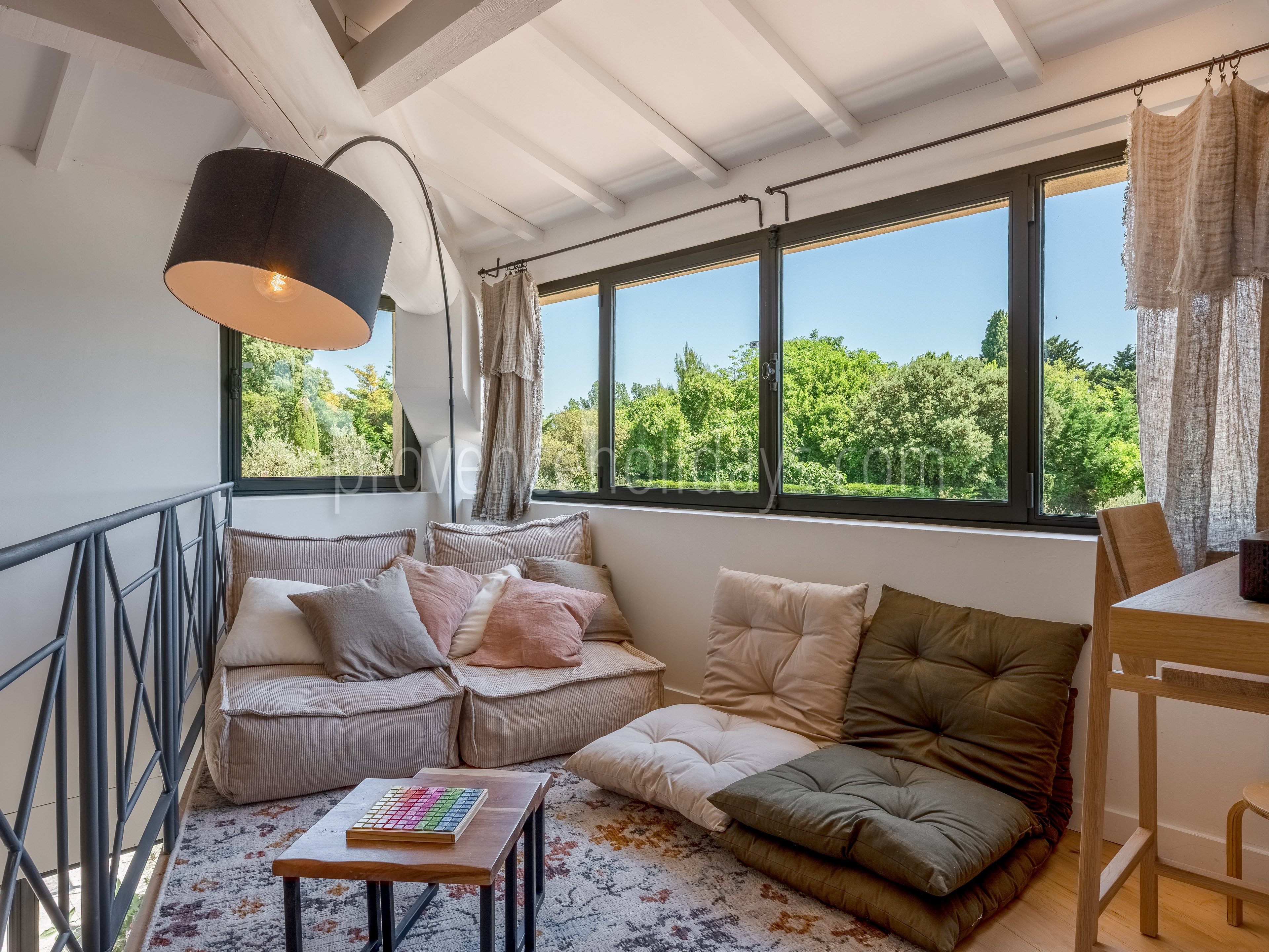 37 - Mas de la Burlande: Villa: Interior