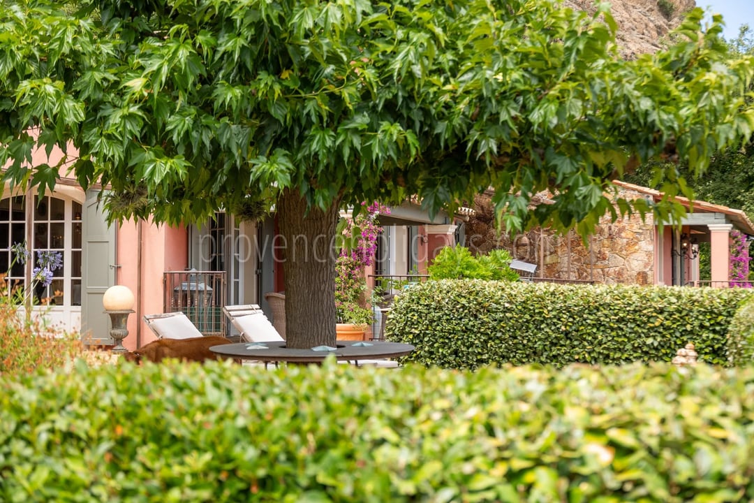49 - Villa with sauna in La Garde-Freinet: Villa: Exterior