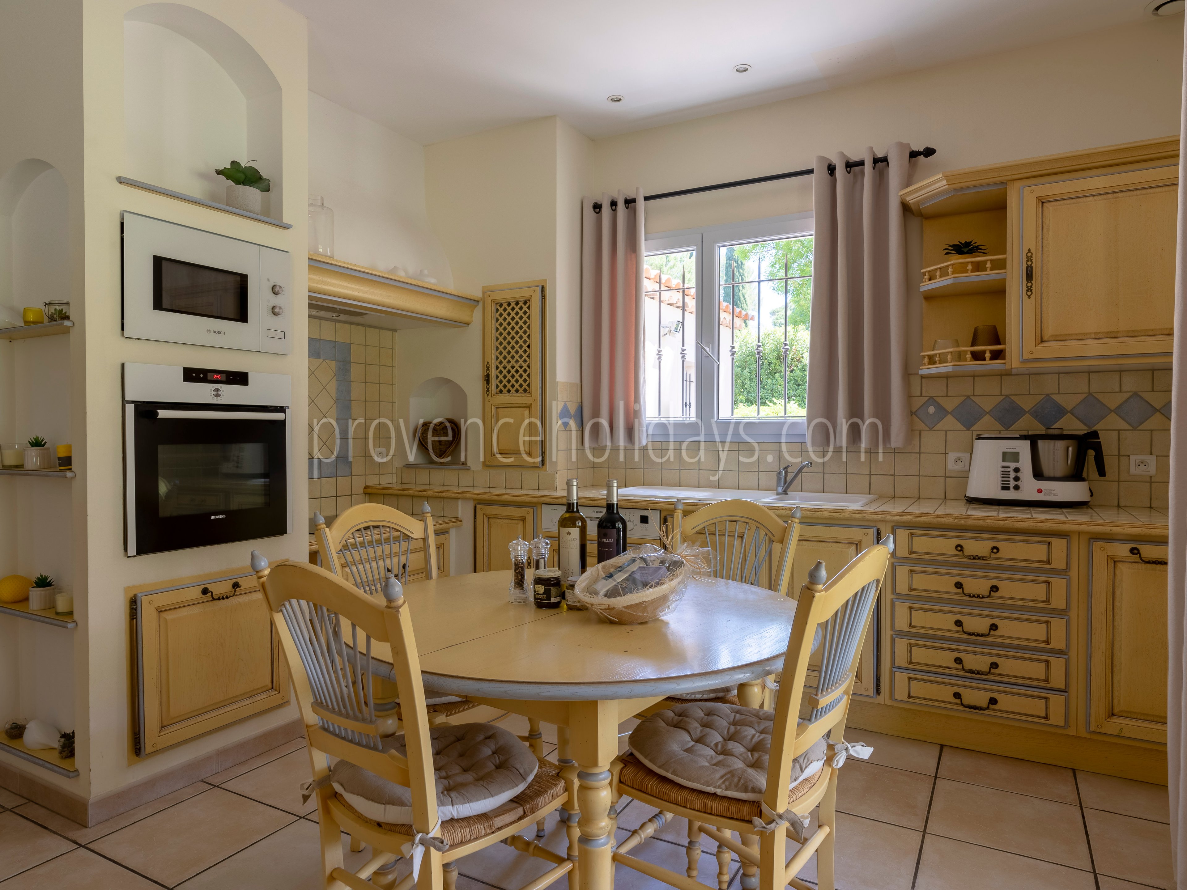 39 - Chez Alare: Villa: Interior