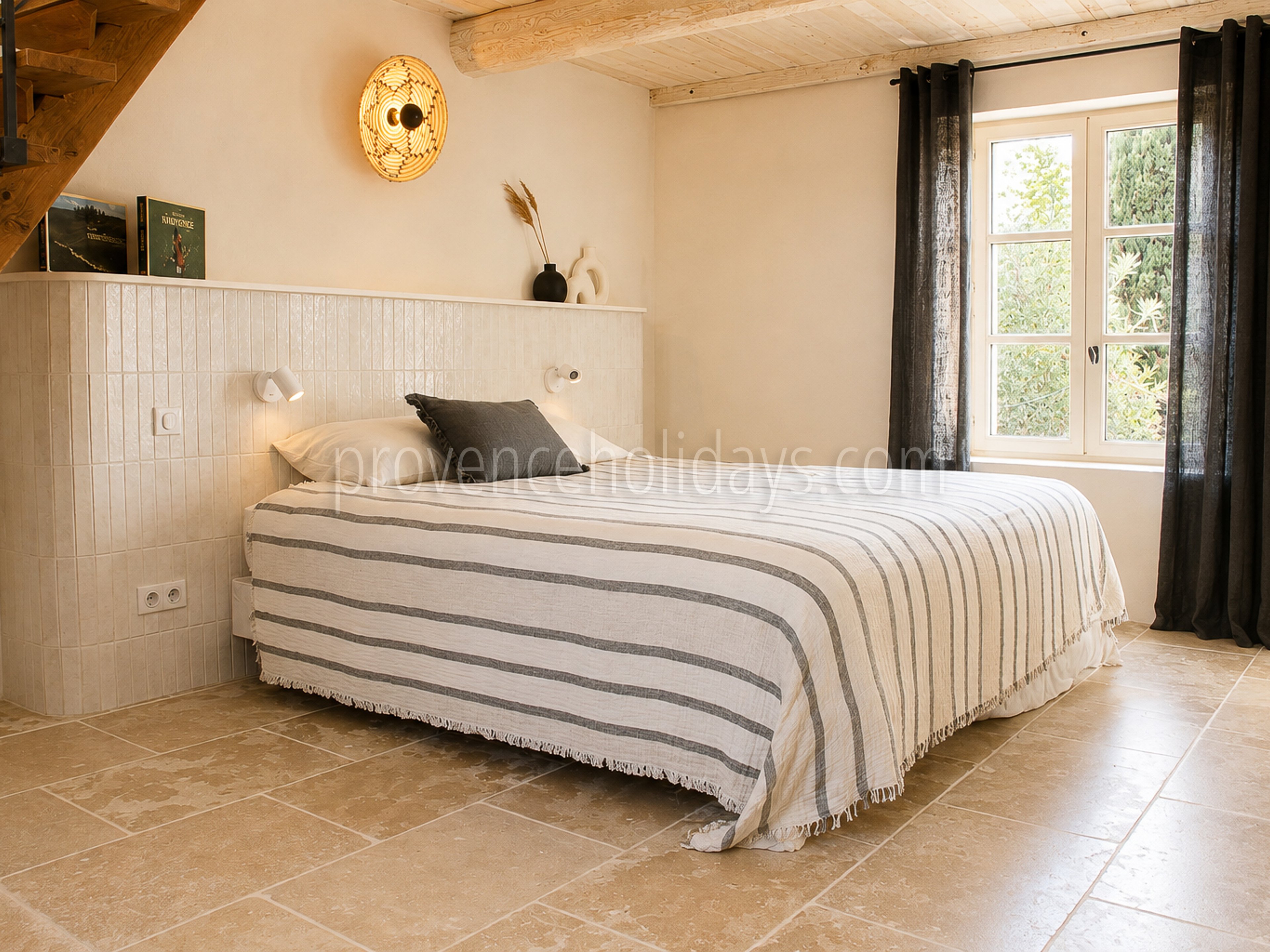 52 - Mas rénové à pied d\'Eygalières: Villa: Bedroom