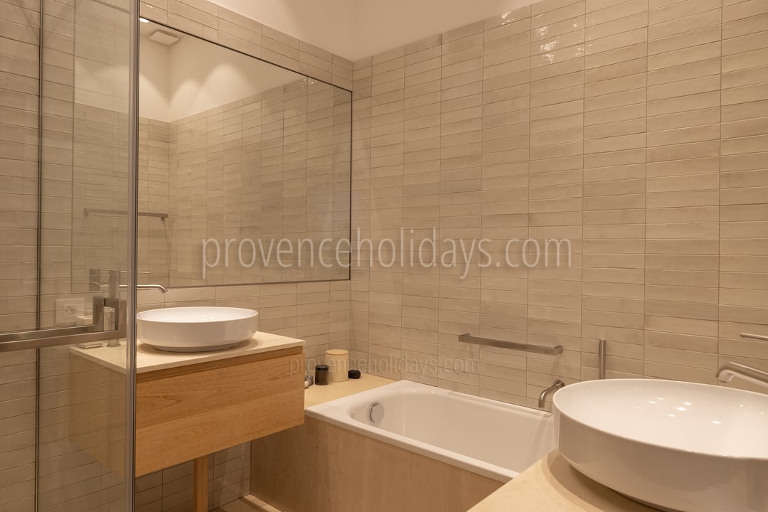 16 - Maison La Source: Villa: Bathroom
