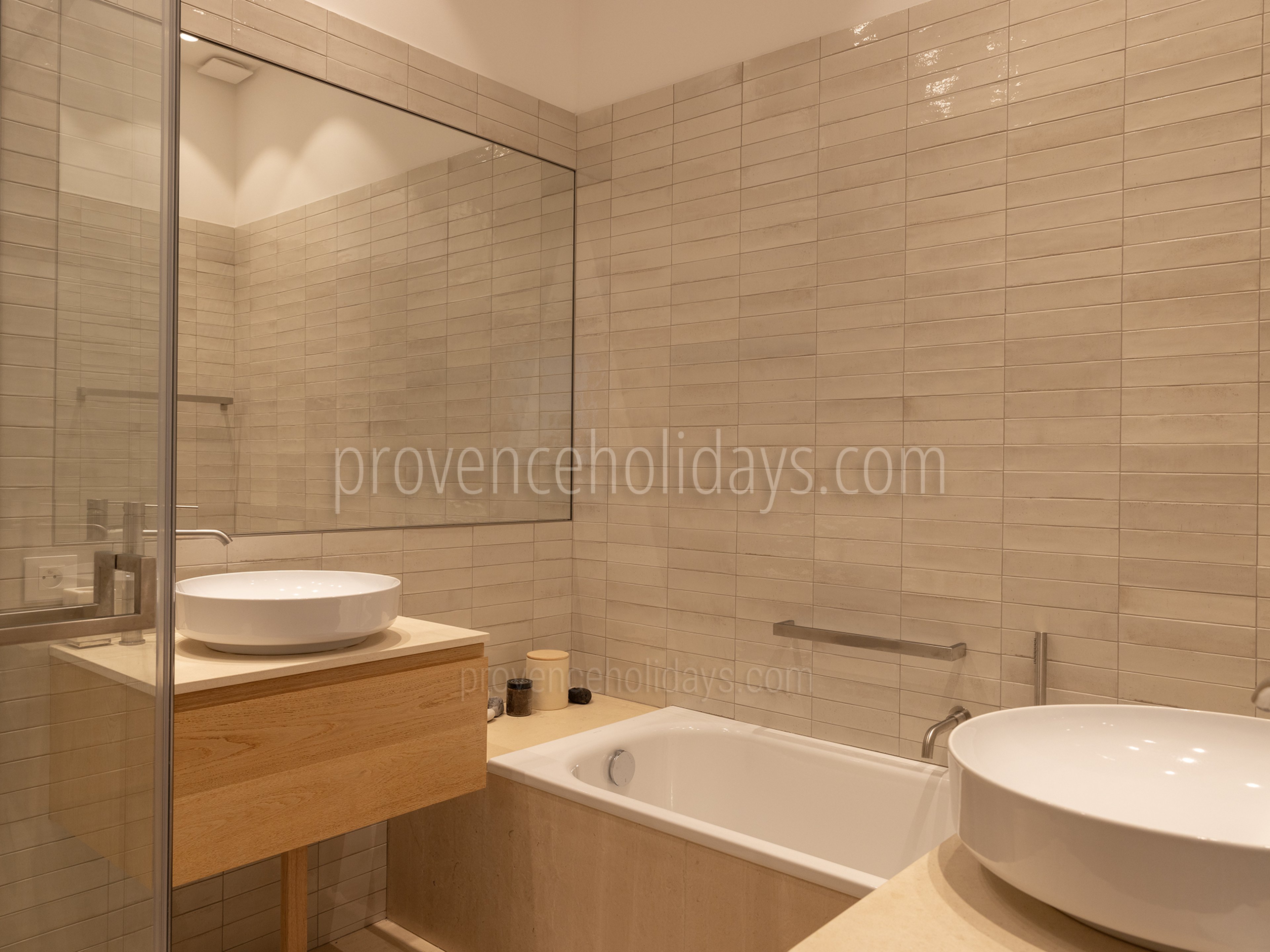 16 - Maison La Source: Villa: Bathroom