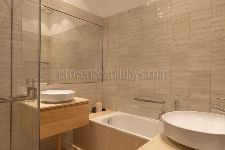 16 - Maison La Source: Villa: Bathroom