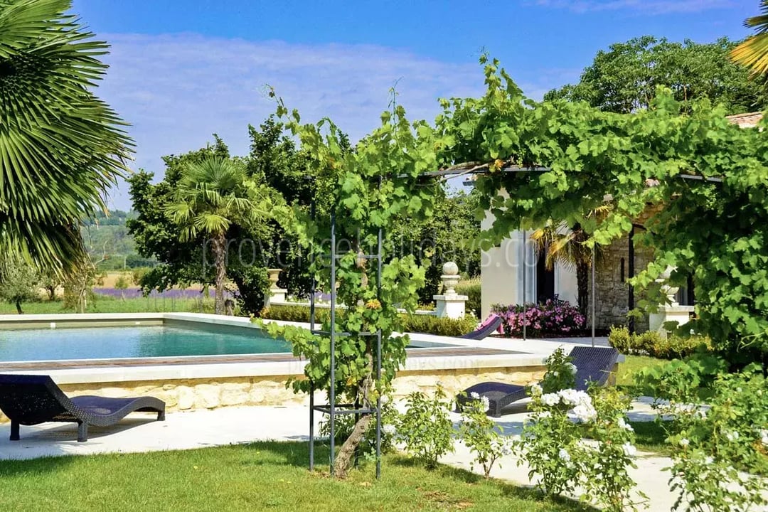 23 - Bonnieux Mas: Villa: Exterior