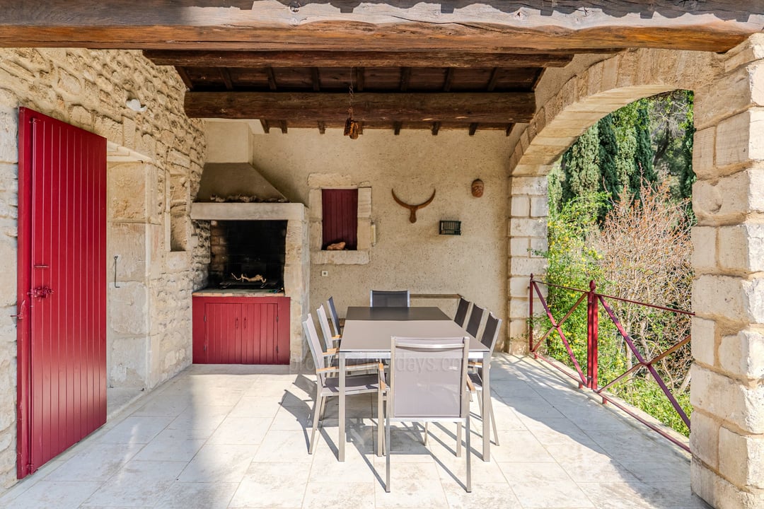 3 - Bastide des Cyprès: Villa: Exterior