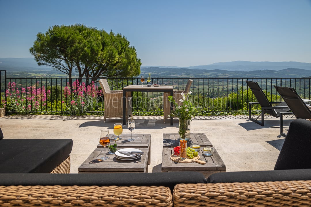 1 - Villa Alta Provence: Villa: Exterior