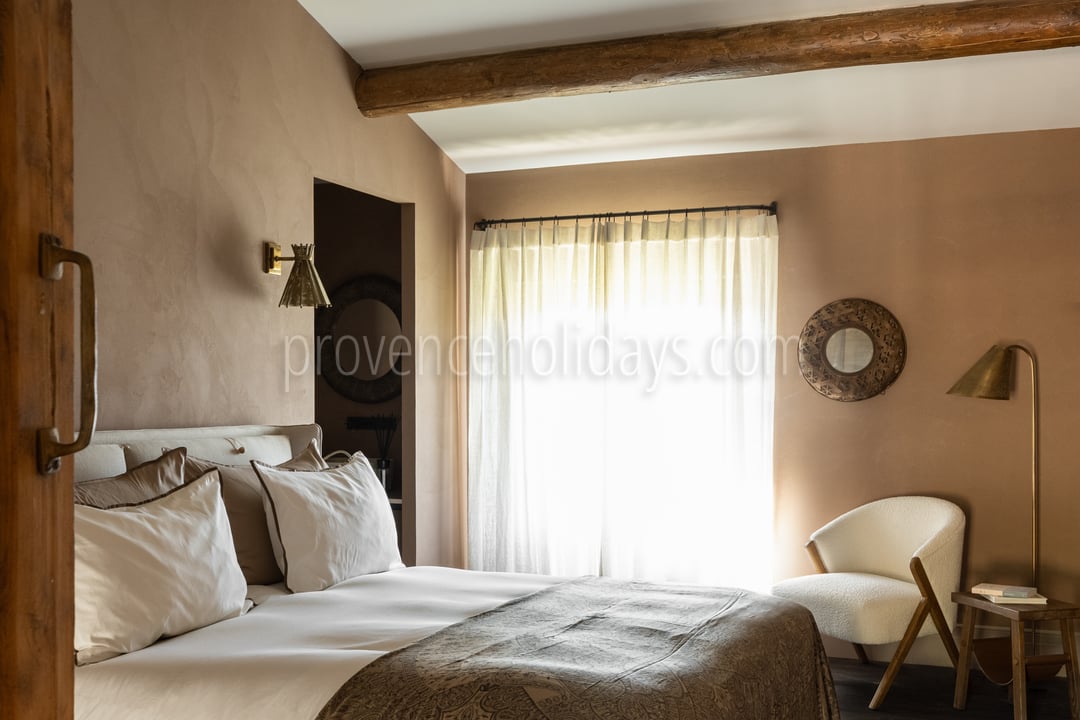 29 - Mas des Collines: Villa: Bedroom 1